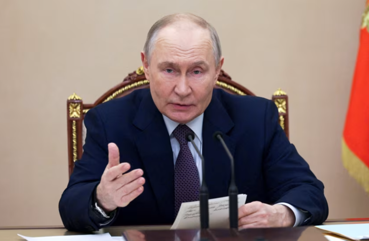 俄罗斯总统弗拉基米尔&middot;普京于3月9日星期一在莫斯科召开会议，讨论全球石油和天然气市场形势。