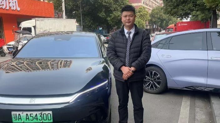 男孩打车，手表没电失联，网约车司机冒雨找回，孩子母亲全网致谢