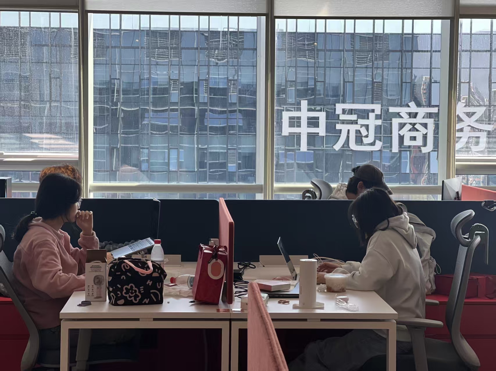 罗湖送出AI创业“福利包”:最高百万算力补贴,专享办公空间