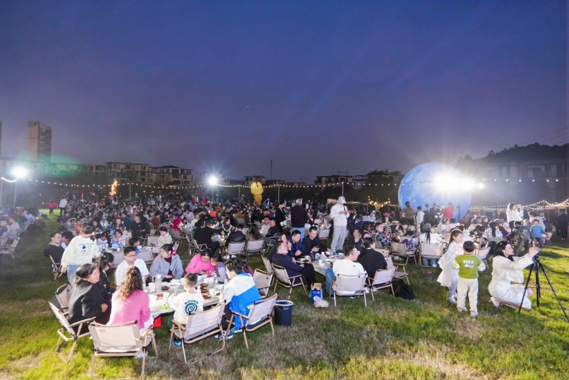 (2025年麓隐共创之夜,600人次参与,从筹划到落地业主共创)