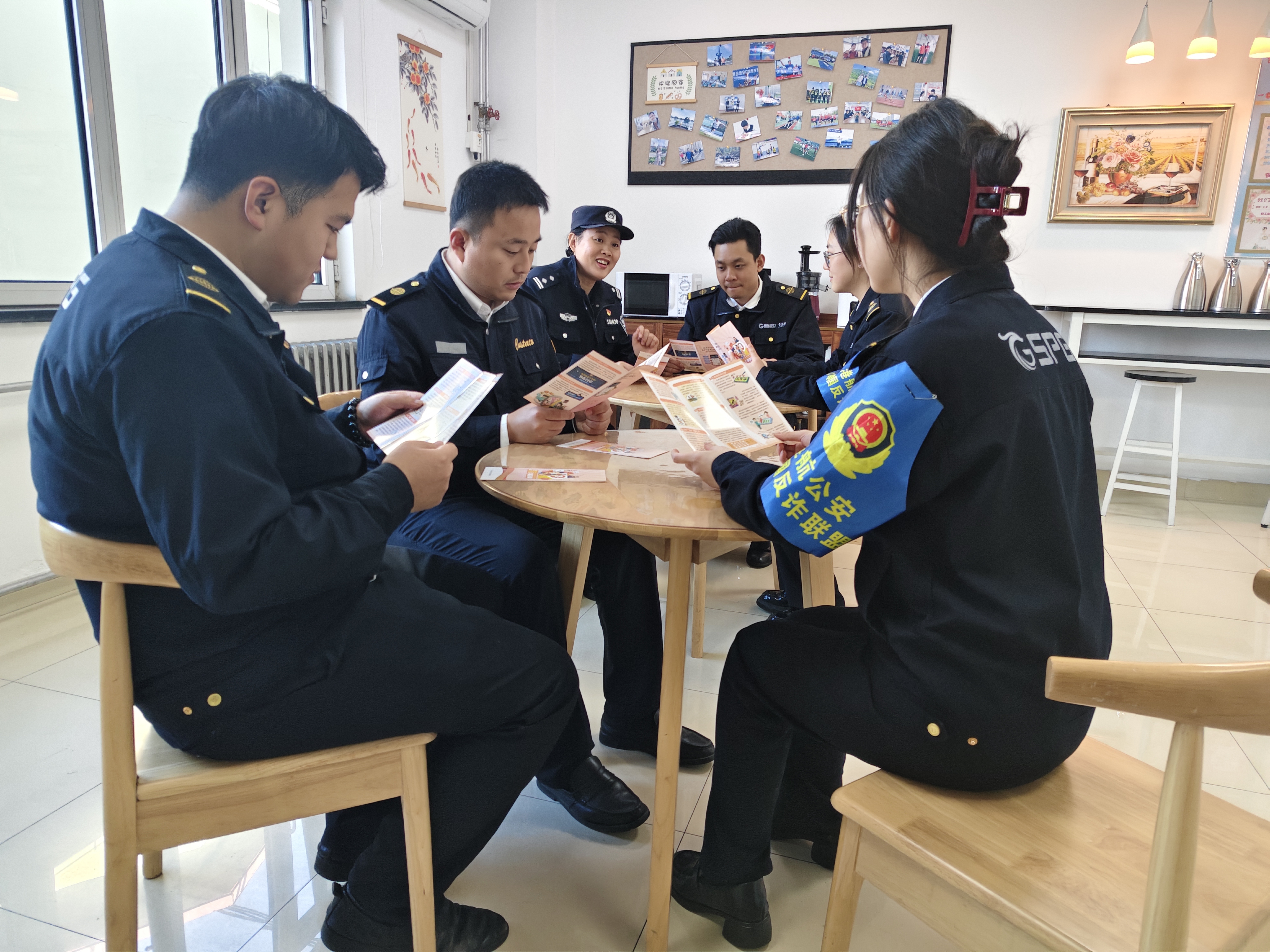 巾帼反诈守前湾 同心共筑无诈港——前湾南港区“巾帼反诈联盟”先进事迹材料