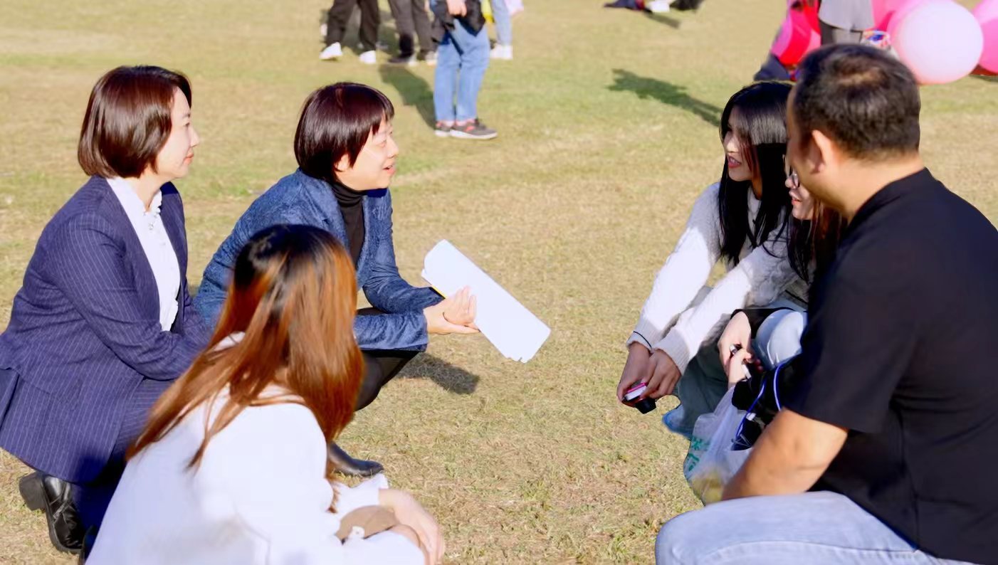 公园里的立法沙龙。