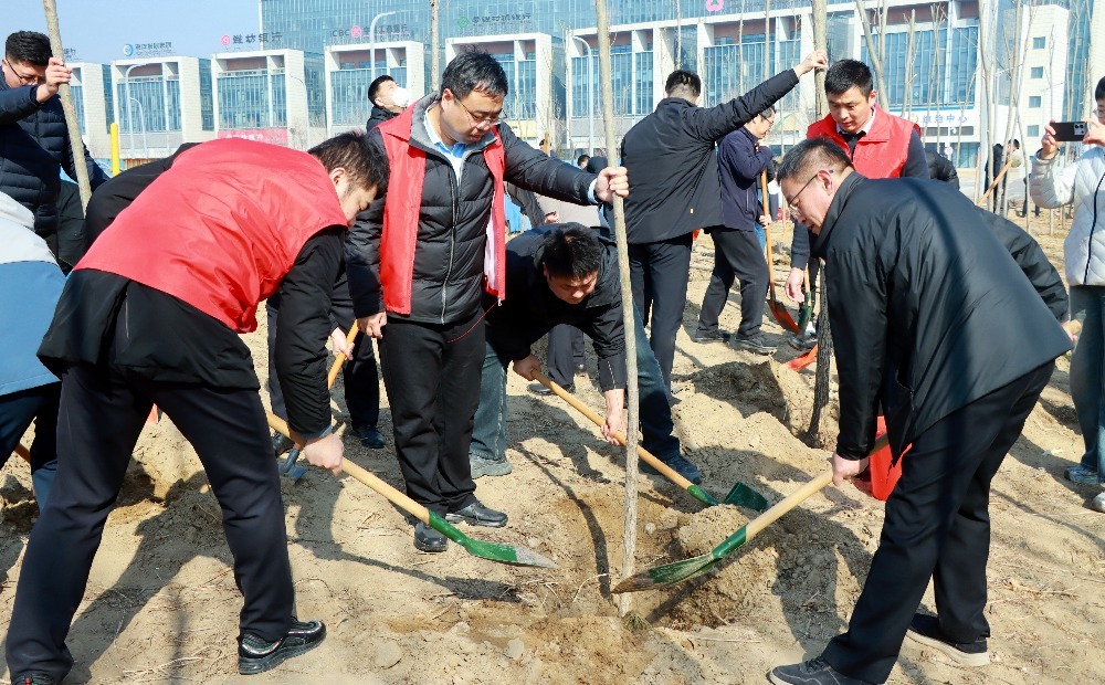 潍坊滨海区开展春季义务植树活动