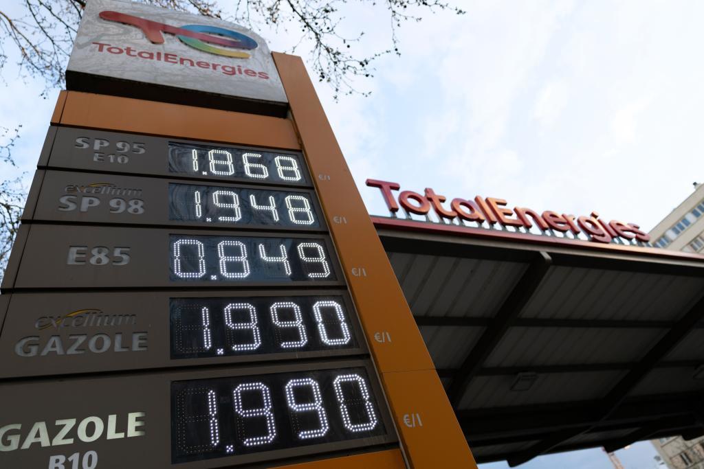 冲突进入第11天，特朗普释放“停战”信号，伊朗反驳并准备“惊喜”