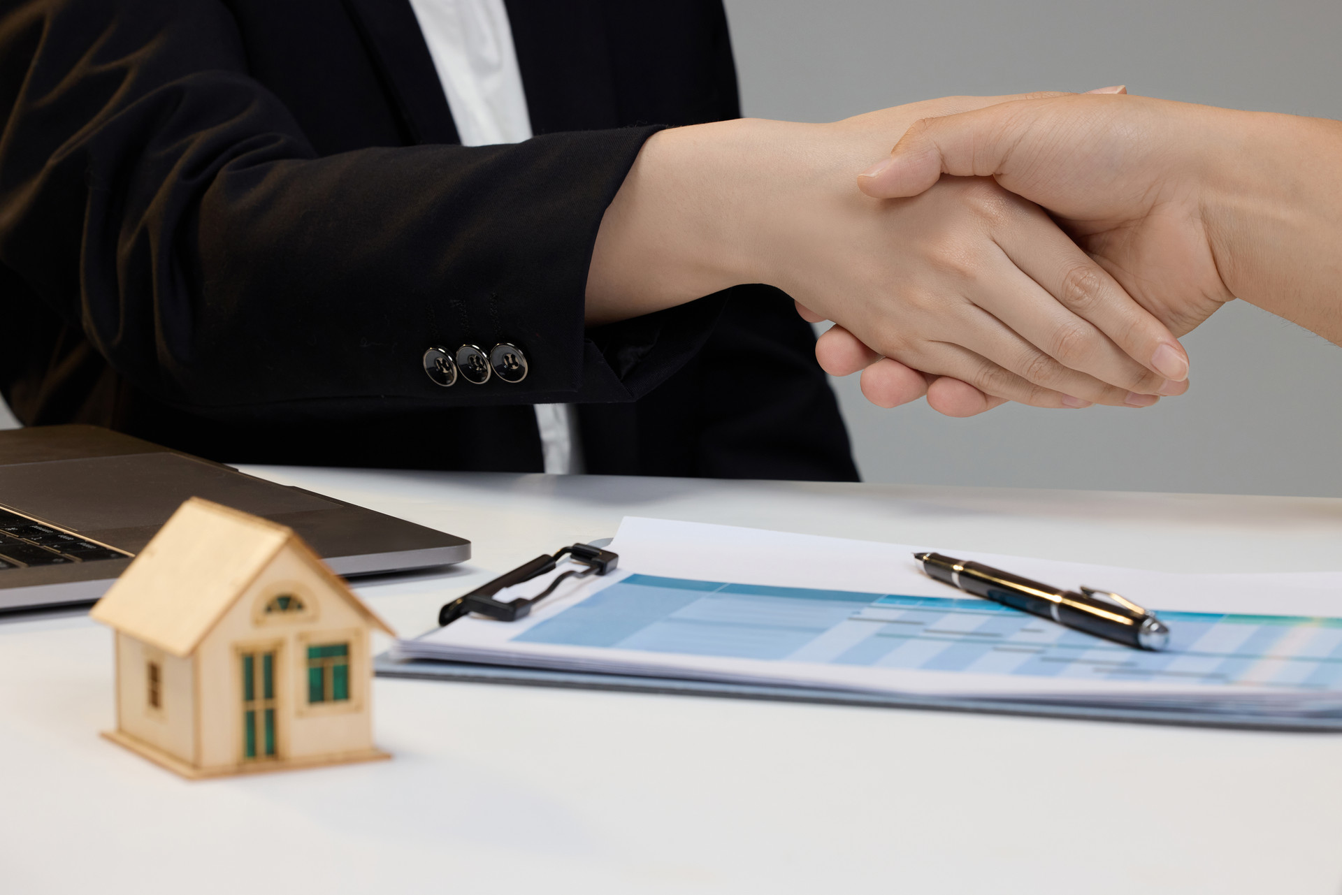 青岛惠城环保：控股子公司已竞得9.7932公顷工业用地