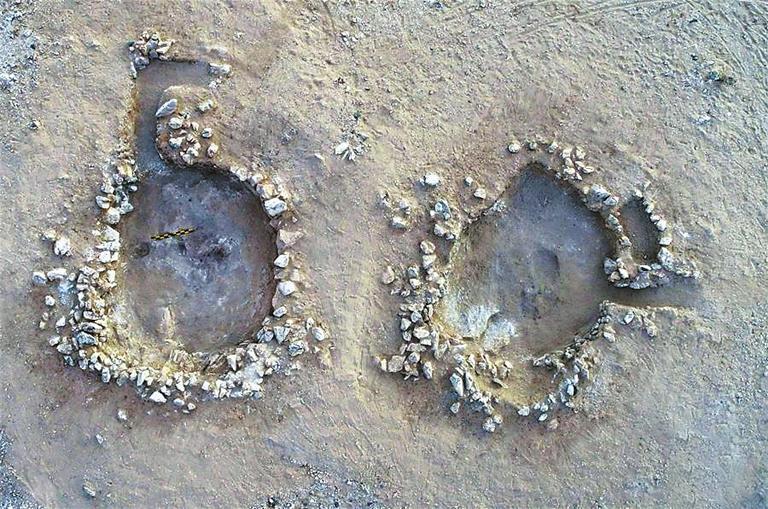 敦煌旱峡玉矿遗址出土的半地穴式房屋