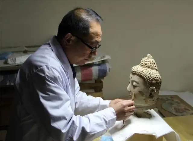 “壁画医生”樊再轩