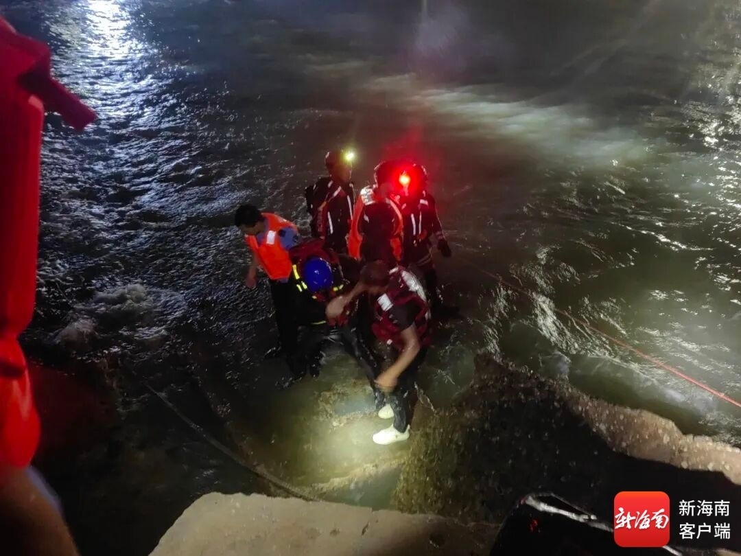 救援现场。警方供图