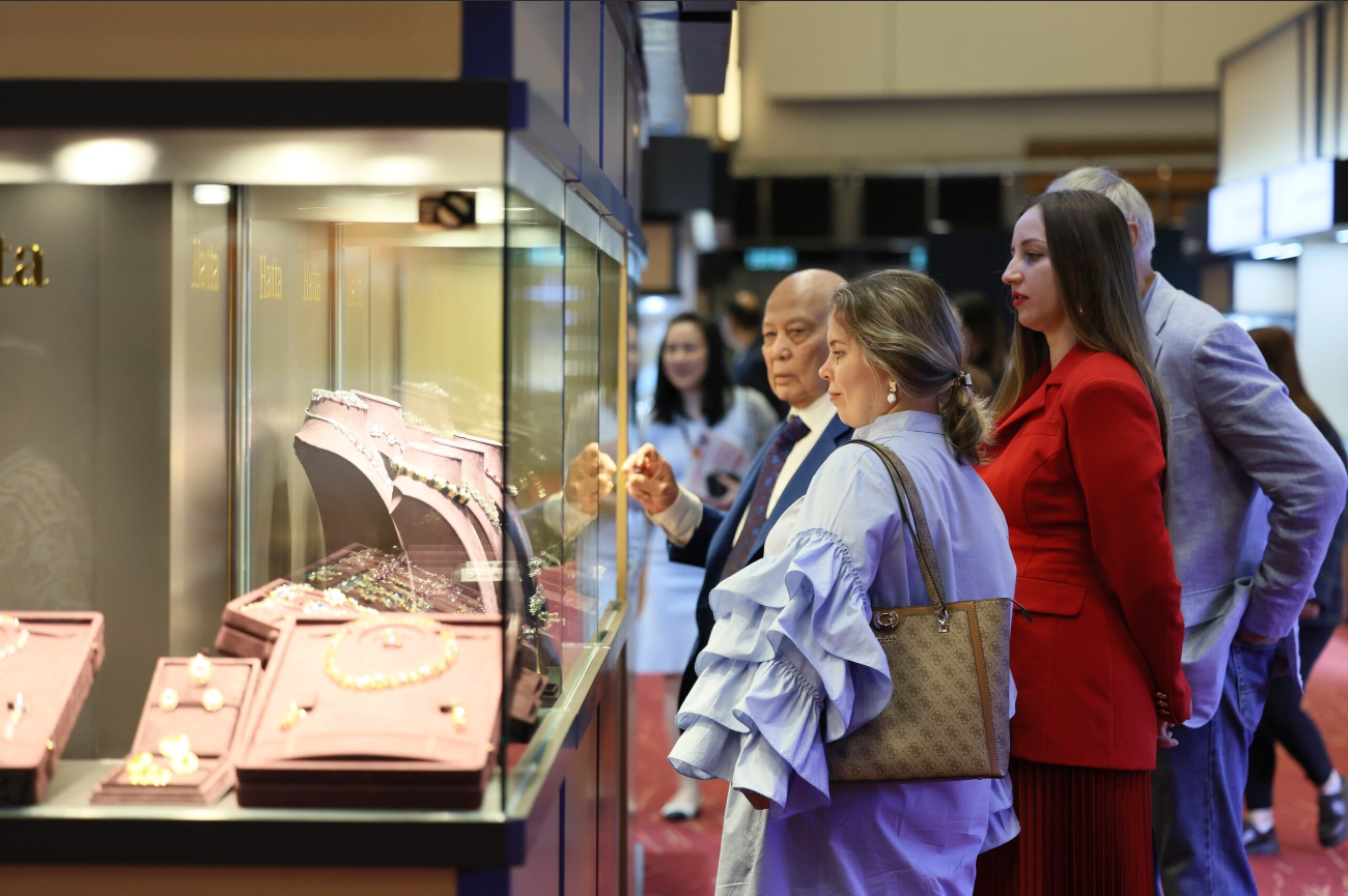 图：第42届香港国际珠宝展及第12届香港国际钻石、宝石及珍珠展现场