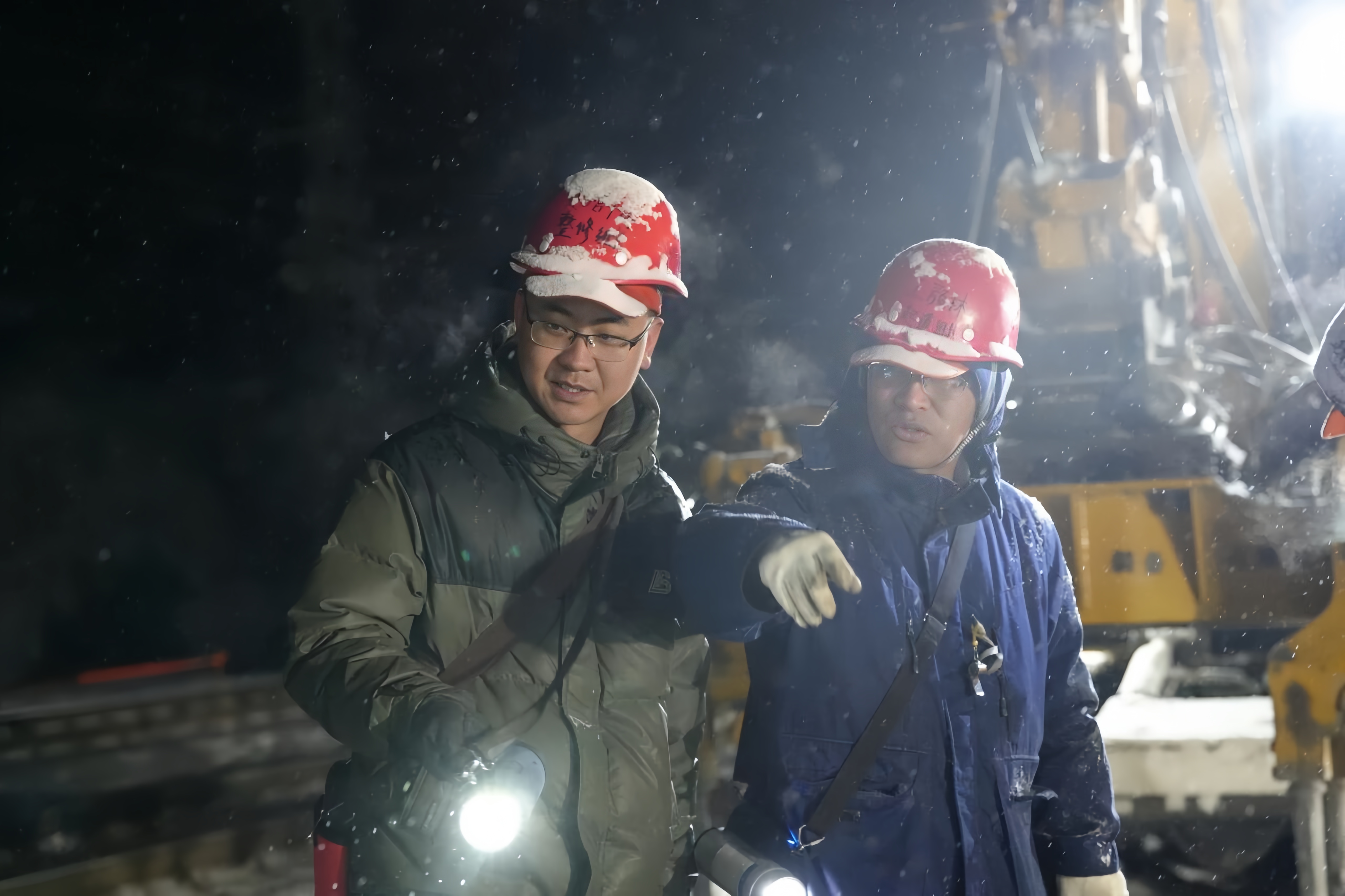 陇海铁路集中修现场(兰州局供图)