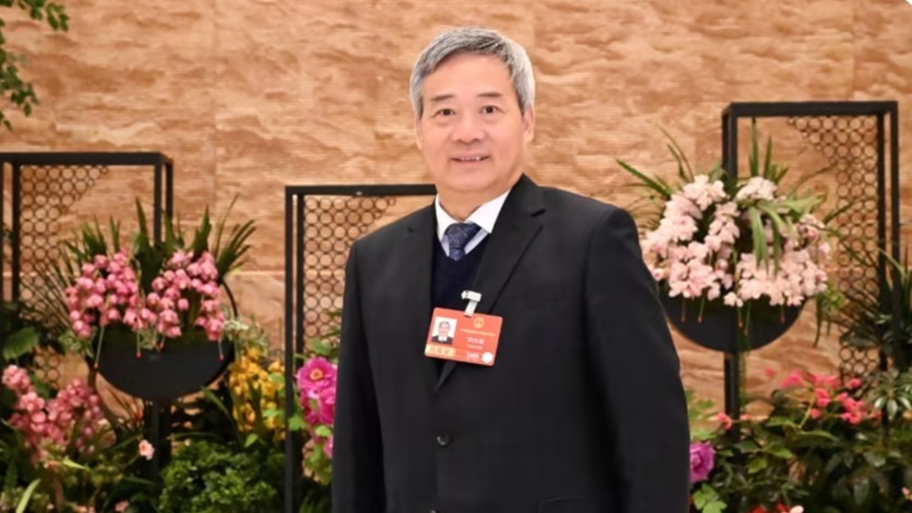 宋兆普代表：建议降低法定结婚年龄，提倡适龄早婚早育