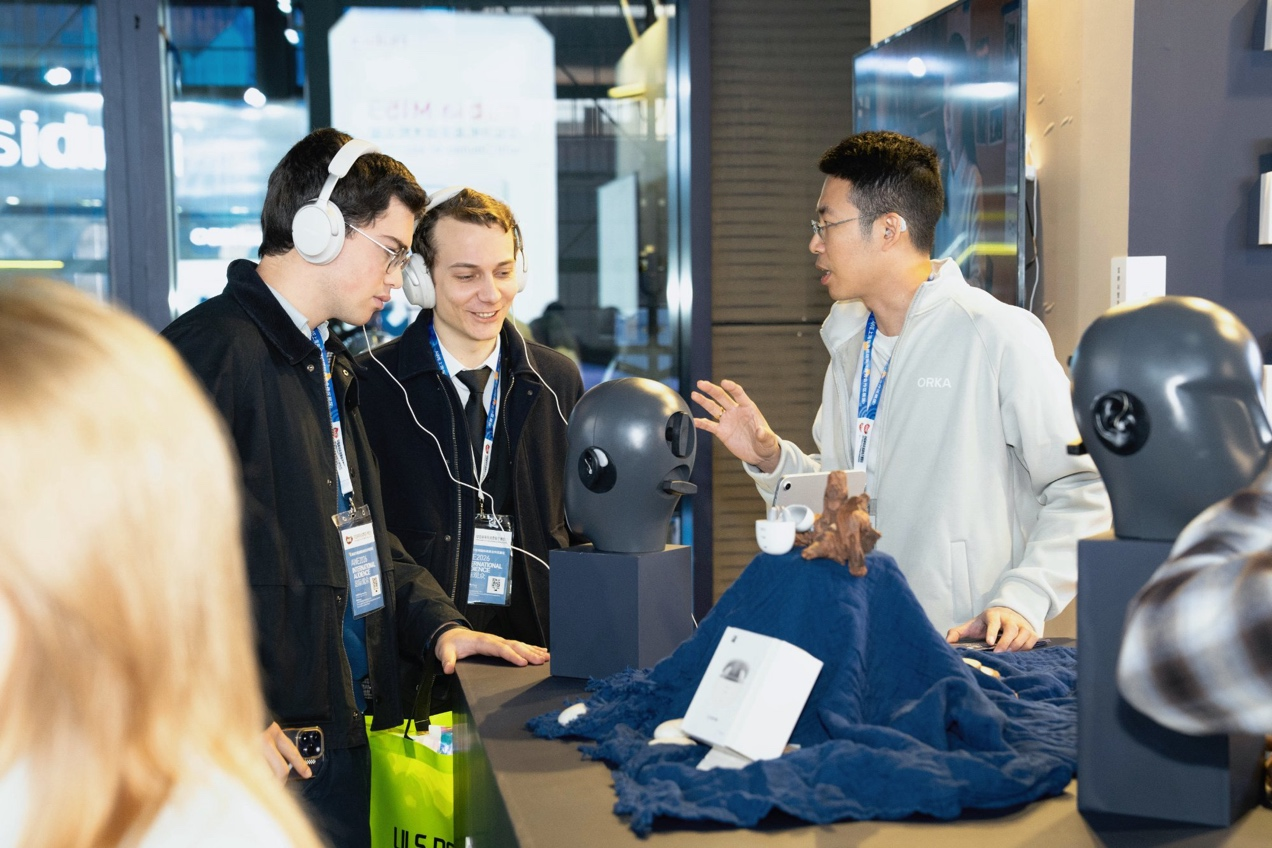 与Bose联合研发 Orka又为发布首款ANC主动降噪助听器O1 Pro