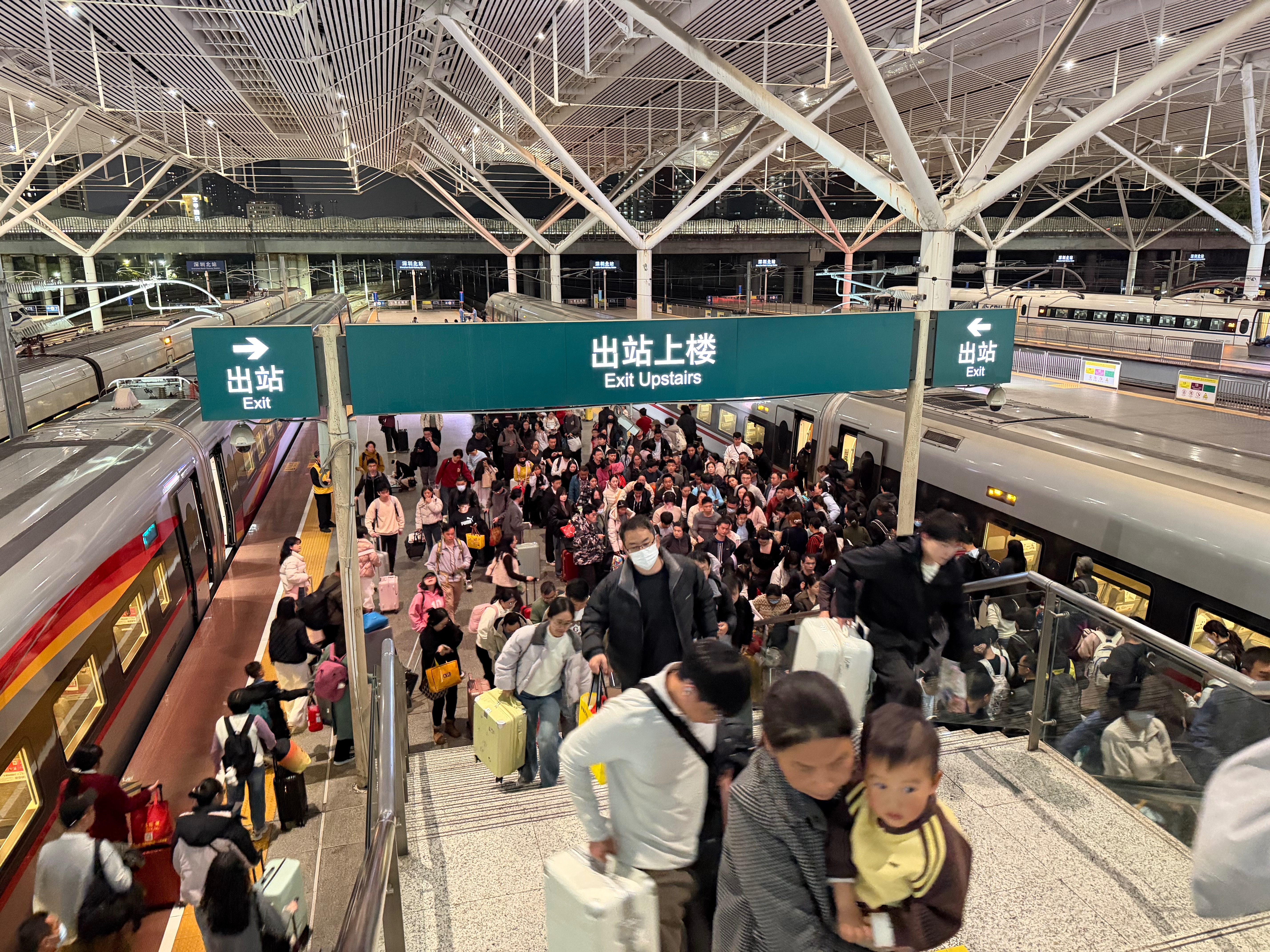 16个不眠夜 “多”送百万旅客返乡返岗