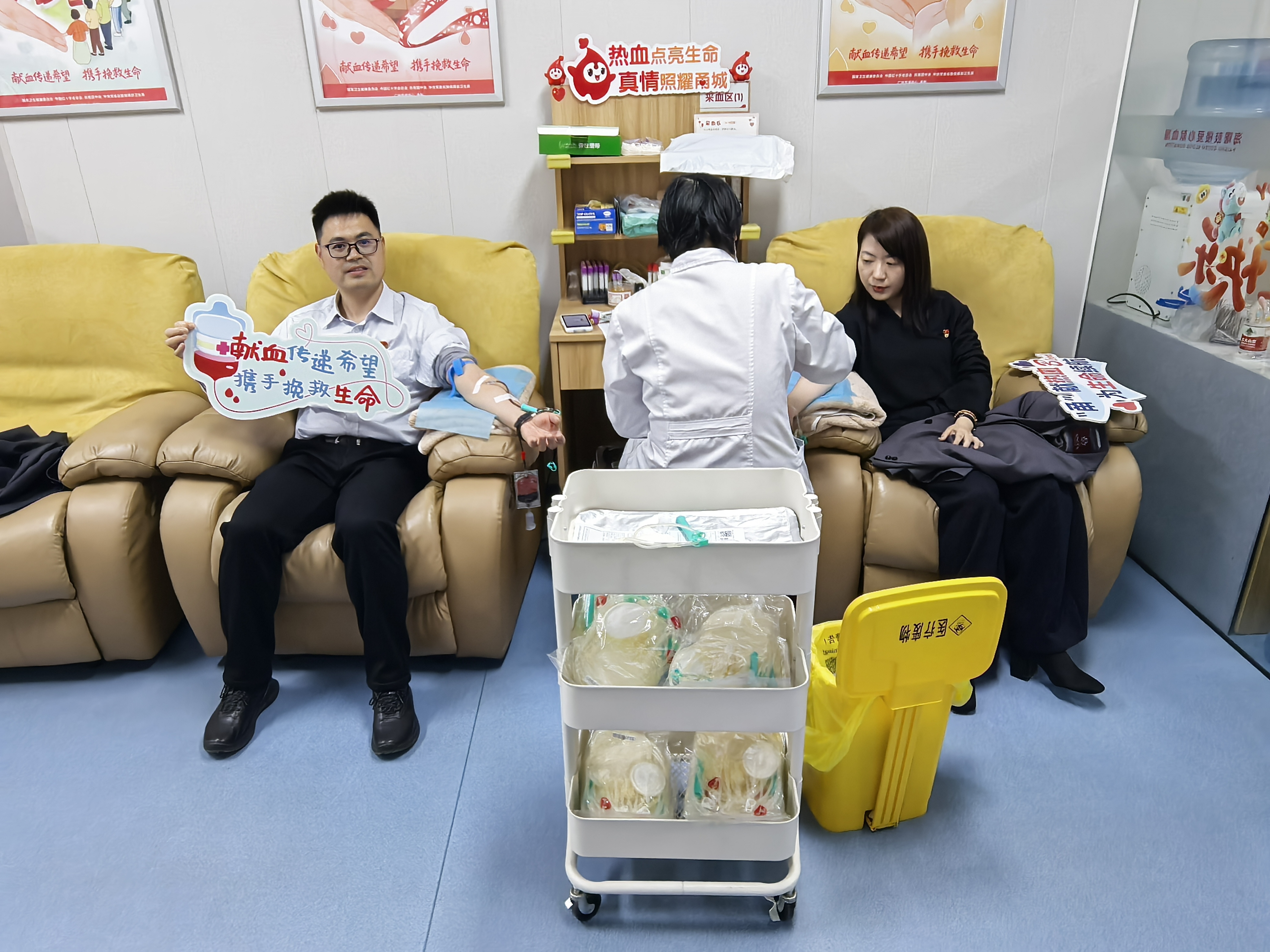 廣發(fā)銀行寧波分行開展“奉獻(xiàn)愛心 傳遞溫暖”無償獻(xiàn)血活動(dòng)