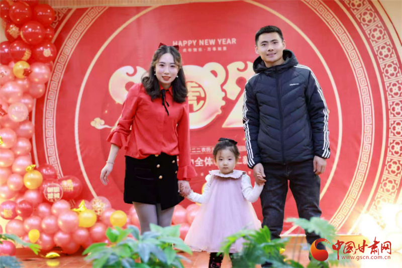 省兴伟、闫映丹已在新疆扎根