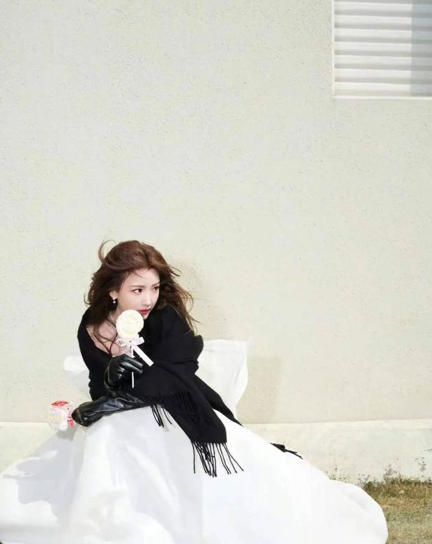 毛晓彤甜妹气质藏不住。