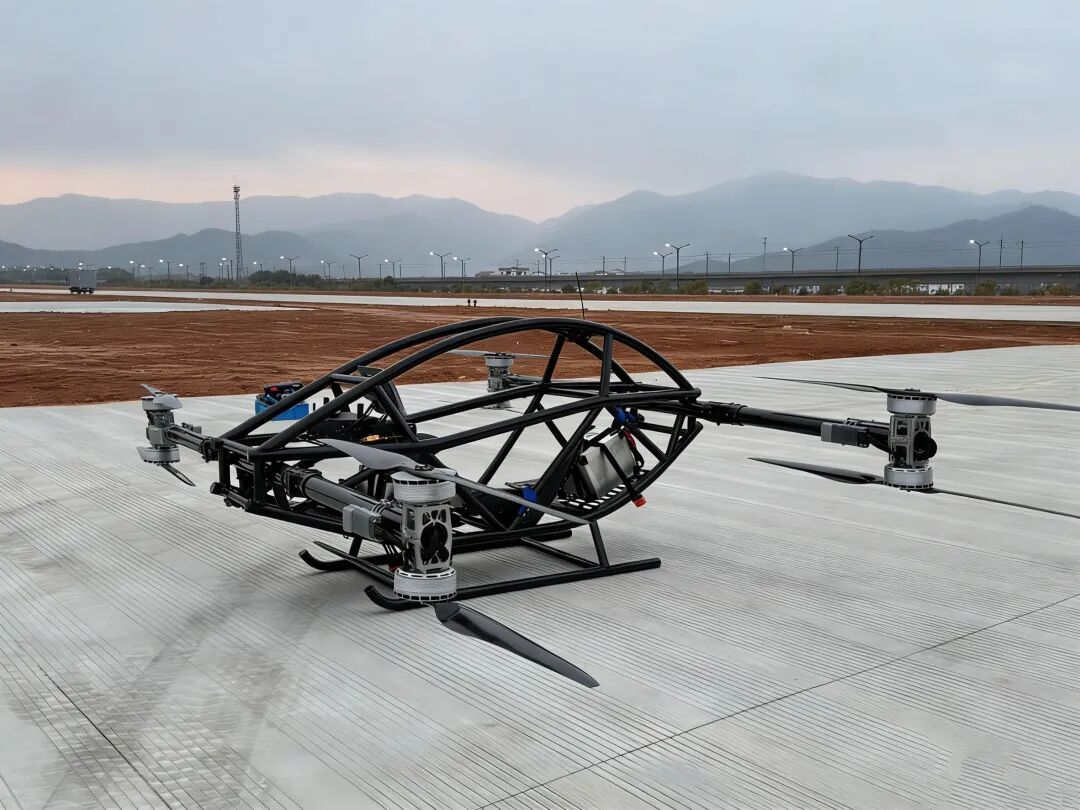 突破！南昌理工学院成功研发江西首架超轻型电动载人飞行器