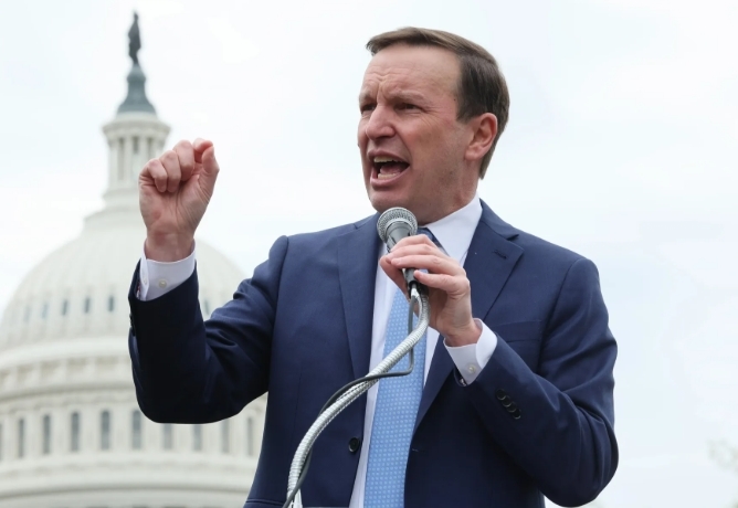 美议员痛批:每天烧掉20亿美元,战争目标却根本无法实现