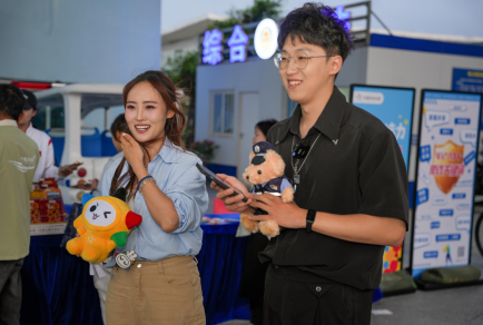 安心购彩 反诈护航 海南体彩联合警方开展新春复工宣传活动