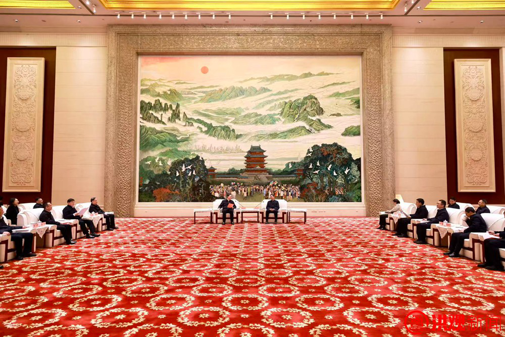 武汉市党政代表团在南昌考察 李红军会见盛阅春一行并参加考察活动
