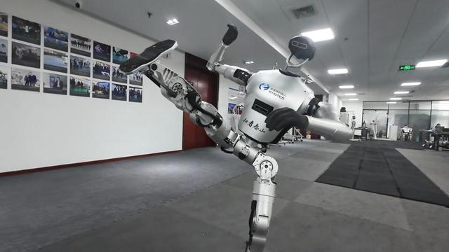 （优宝特智能机器人）