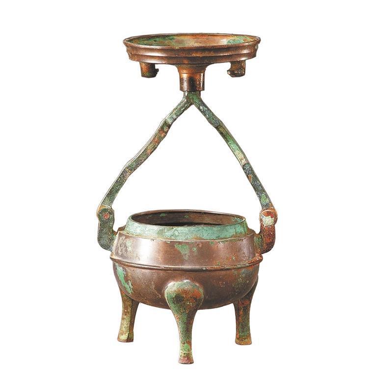 鼎形铜行灯　甘肃省博物馆藏