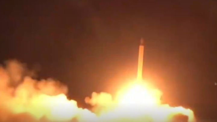 伊朗发射3种型号导弹打击美军基地