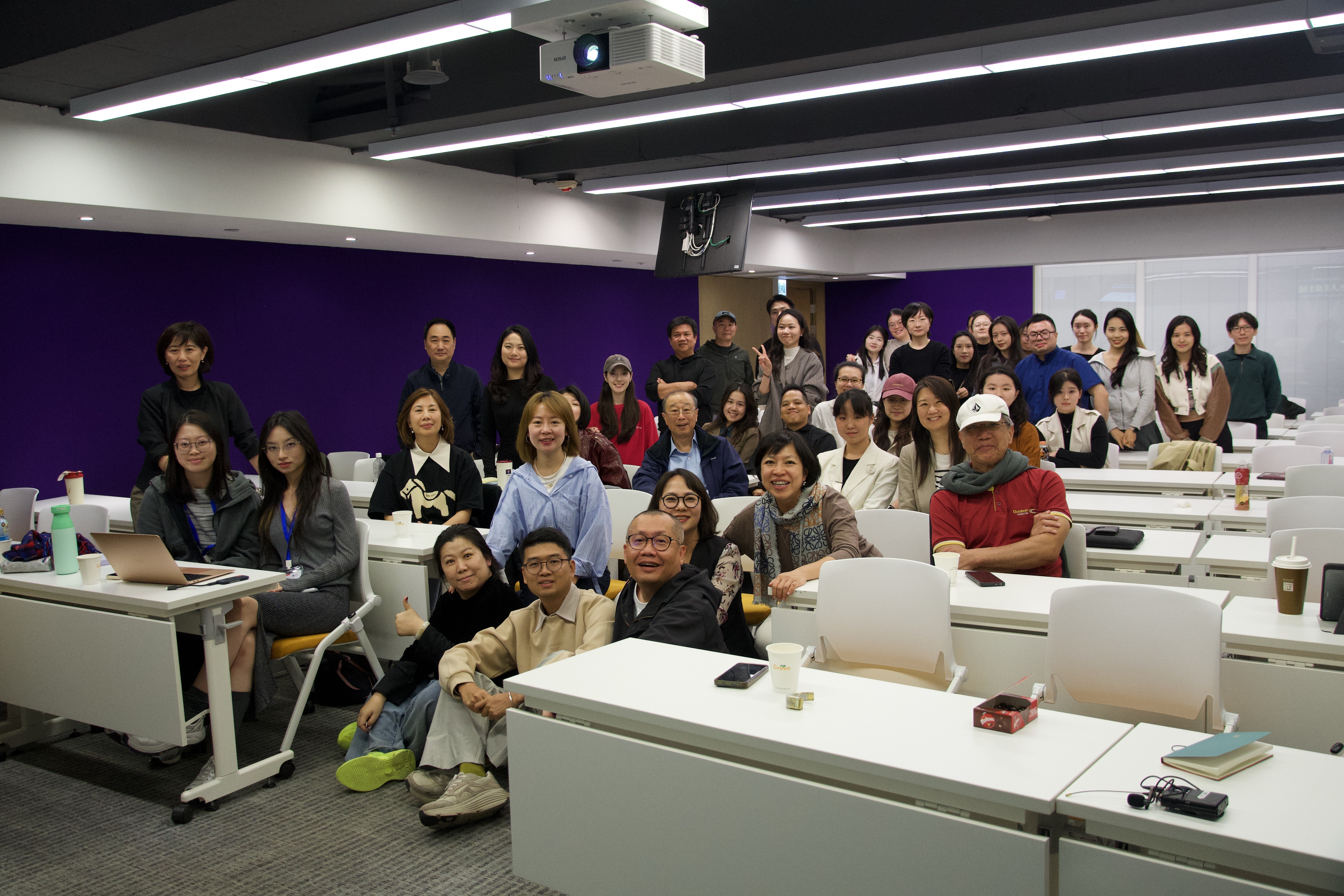 破解行业困局、凝聚发展共识 第二届大湾区制作人圆桌会议在珠海香港举行