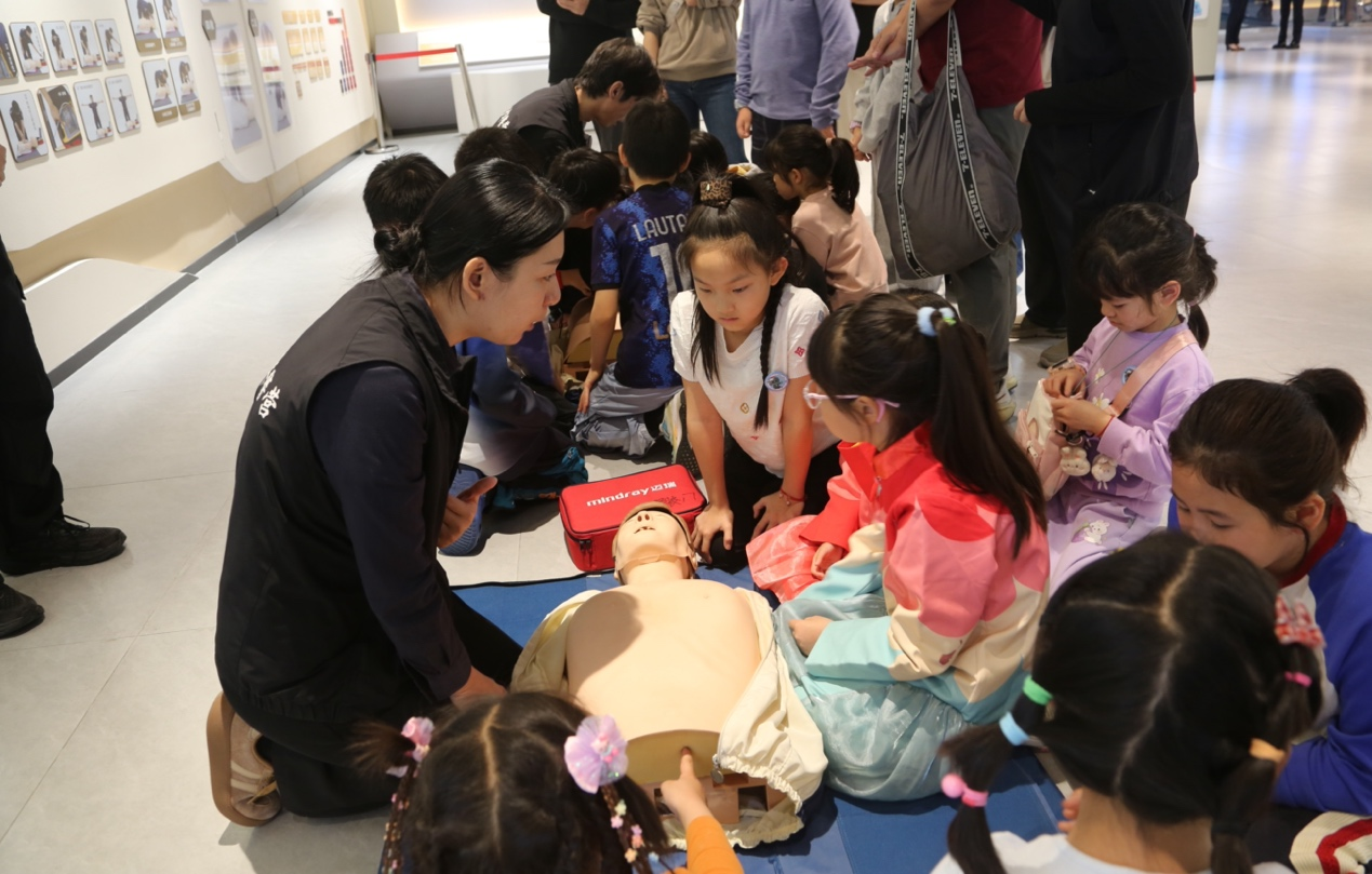 守护青春，赋能未来：北京银行深圳分行“特邀教官”走进“少警大讲堂”，送上“金融安全第一课”