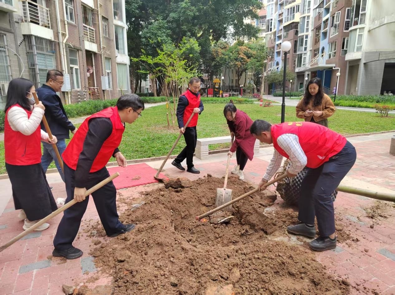 桃源添新绿・党群共植梦 ——桃源社区开展春季植树活动