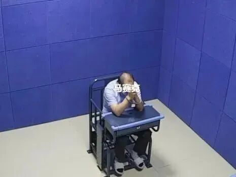 “深圳地铁站内有便衣警察?”