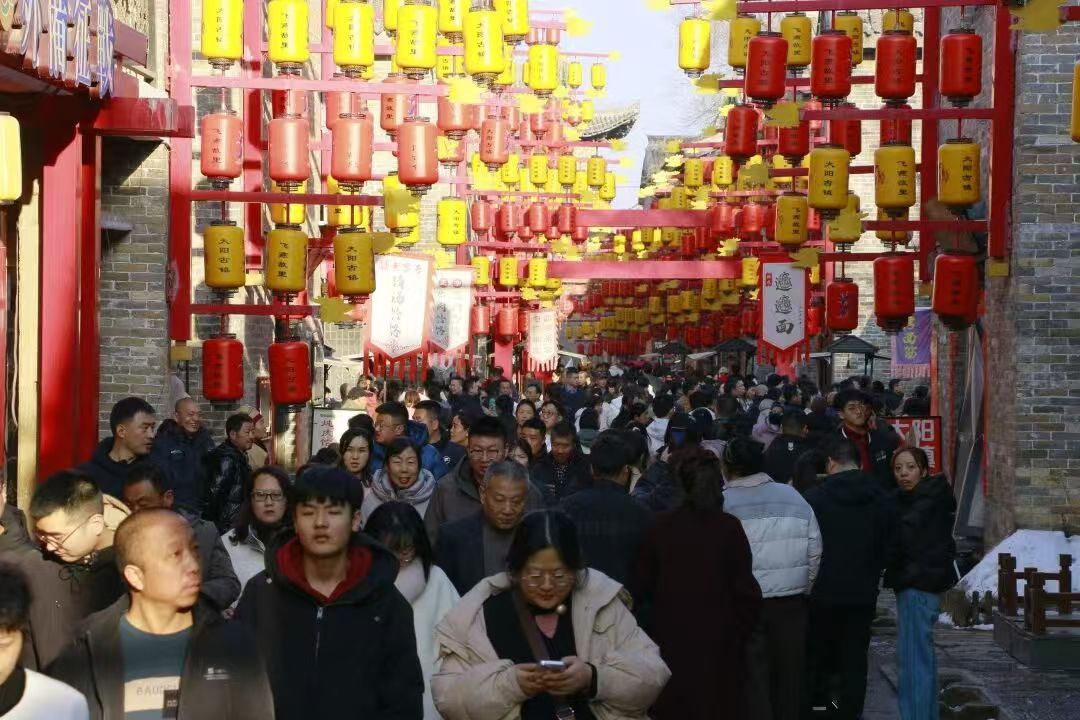 大阳古镇人流如织