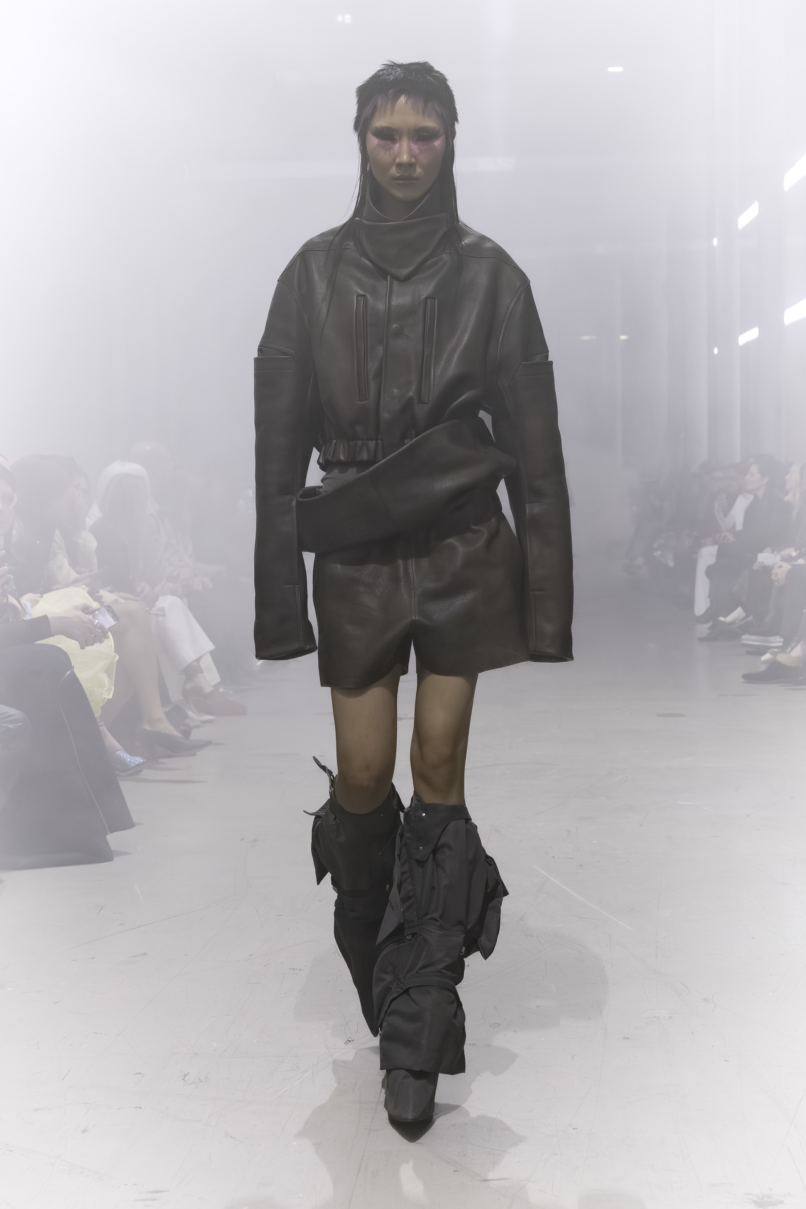 RICK OWENS发布2026秋冬女装系列“TOWER”