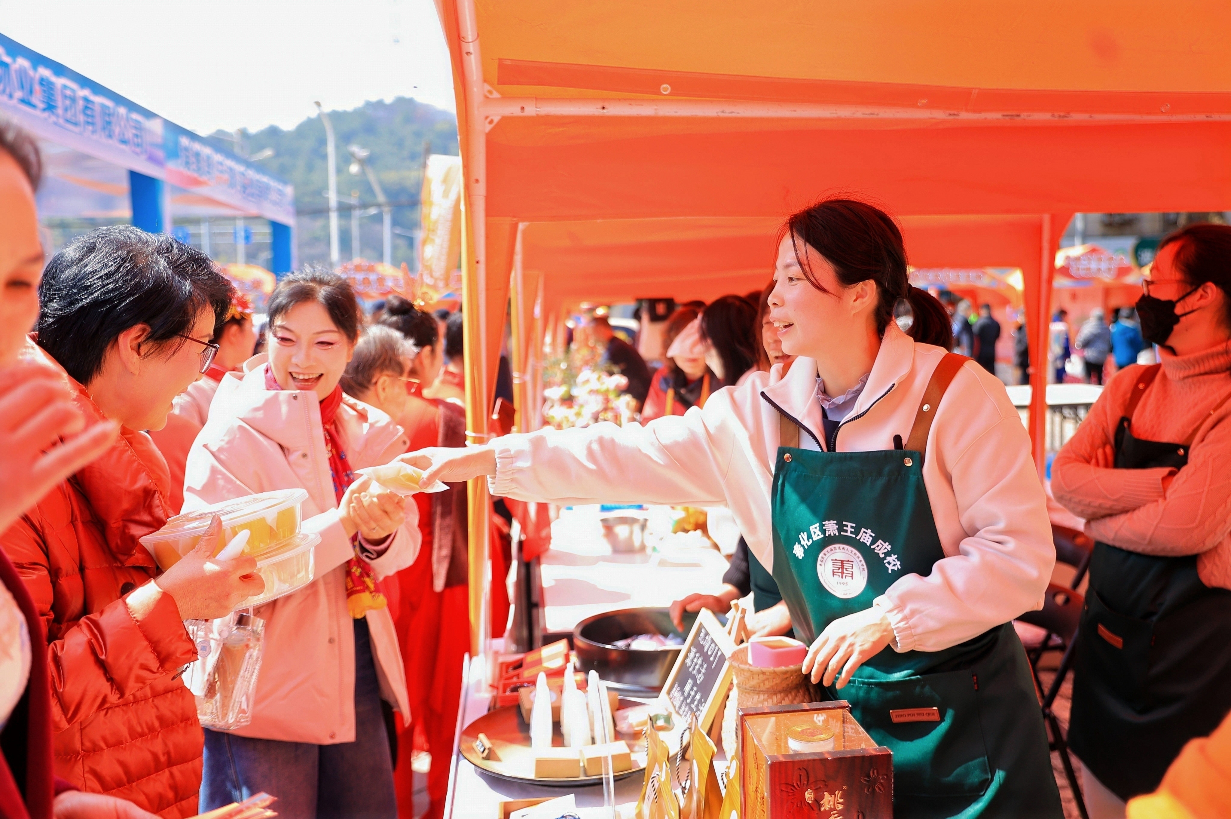 奉化:探索“老年教育+银发经济+文化养老”融合发展新模式 激活银龄发展新动能
