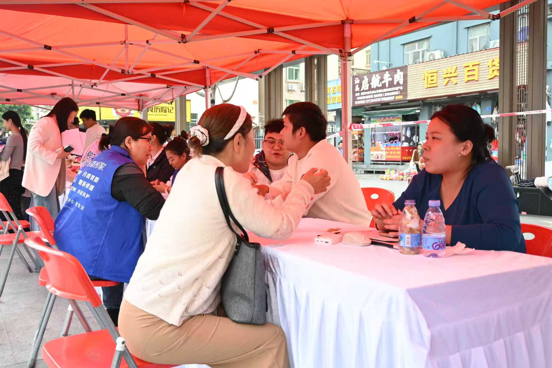 西乡固戍社区打造 “南粤春暖 宝安花开” 就业服务平台 精准破解就业用工双向难题