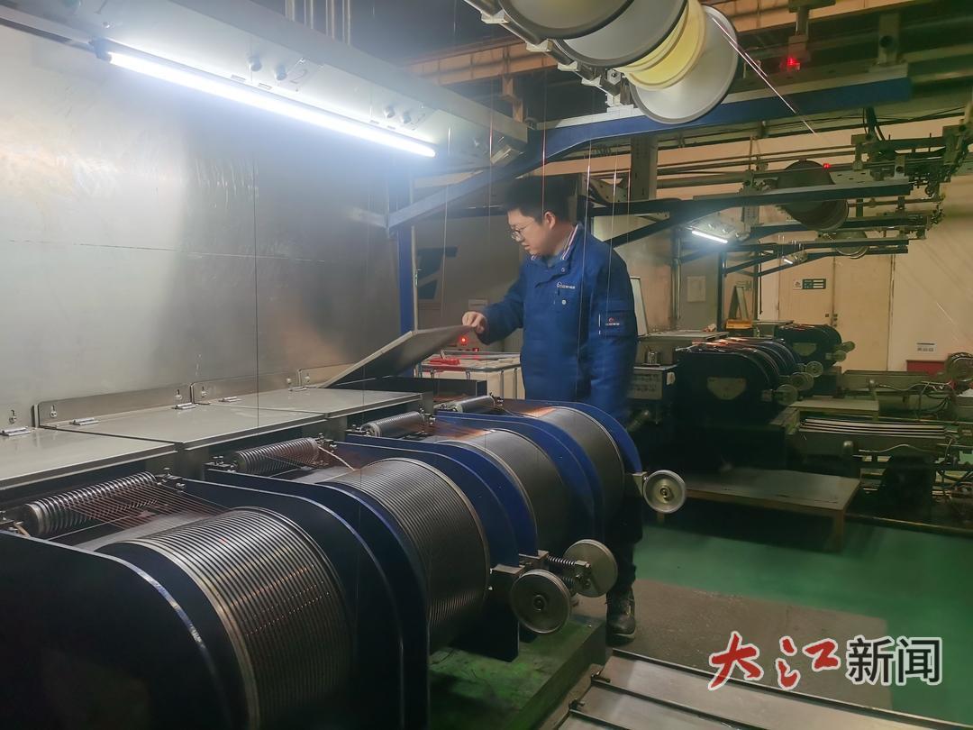 江铜集团加工事业部漆包线分厂生产现场 摄影左阳天