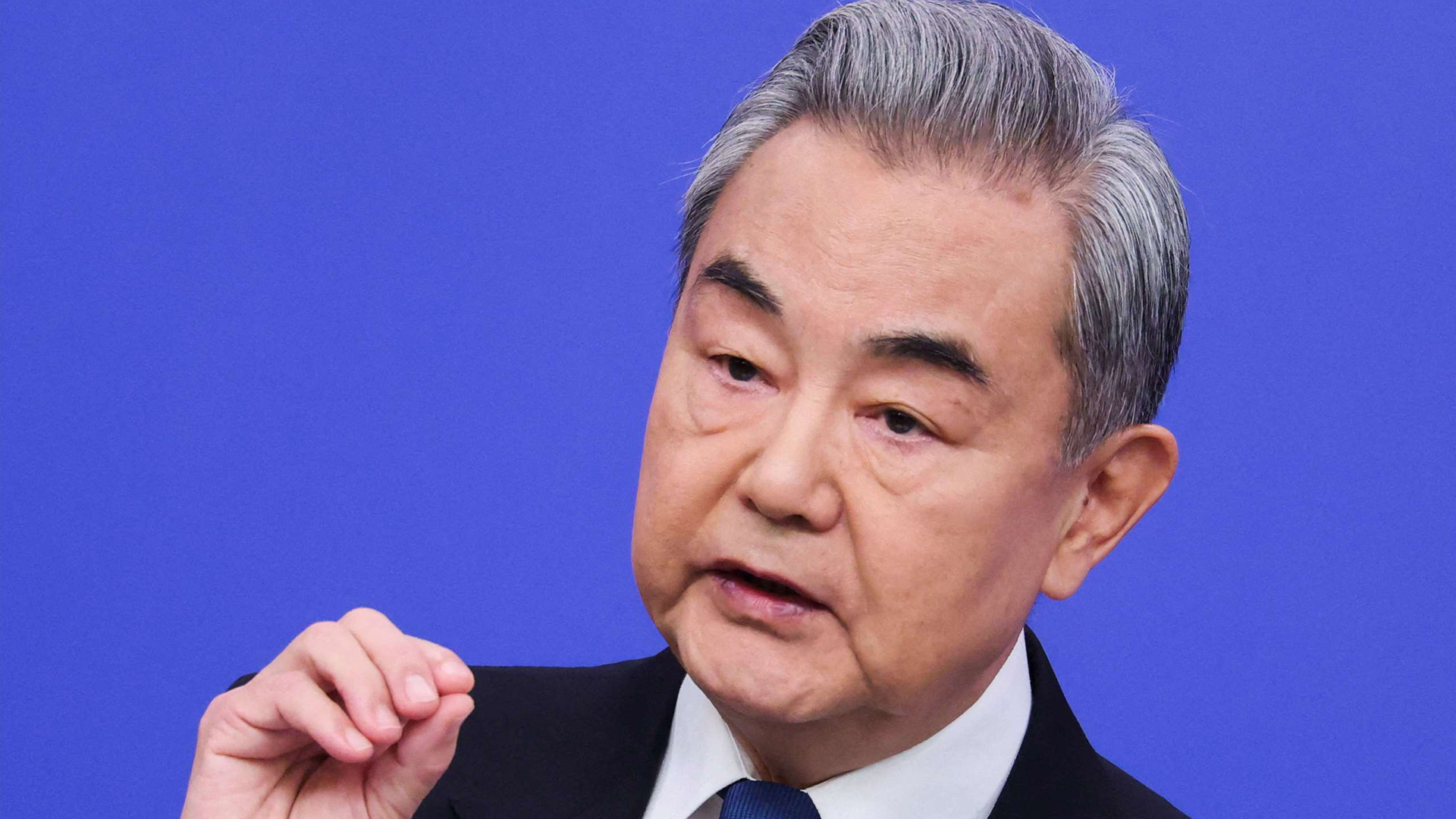 王毅质问日本：台湾事务是中国的内政 日本有什么资格插手？