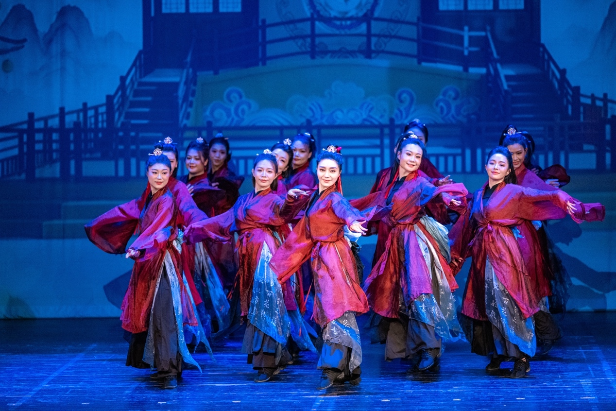 南山区政数局带来舞蹈《花木兰》