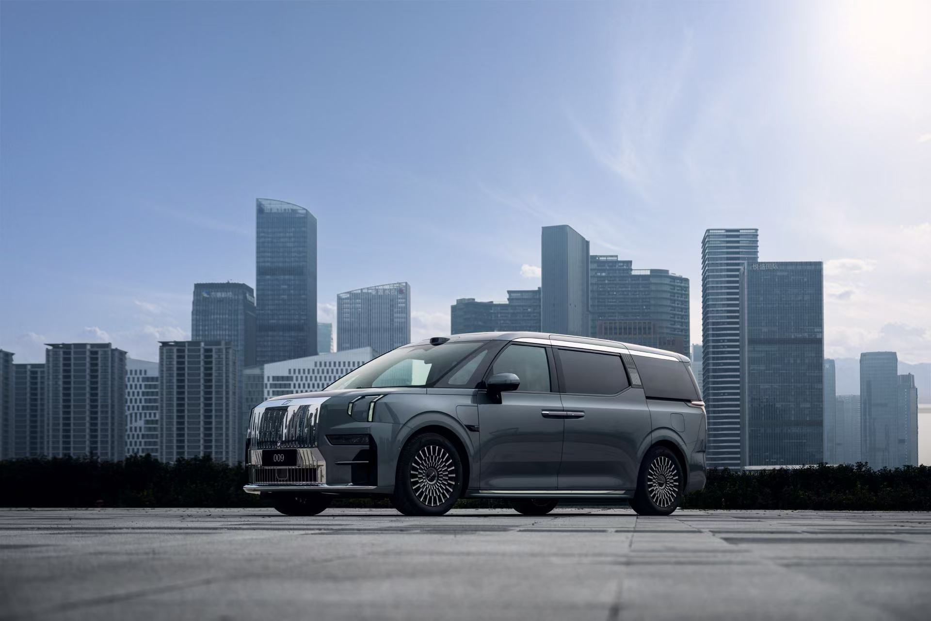极氪009成泰国总理座驾，中国高端纯电重塑东南亚豪华车形貌
