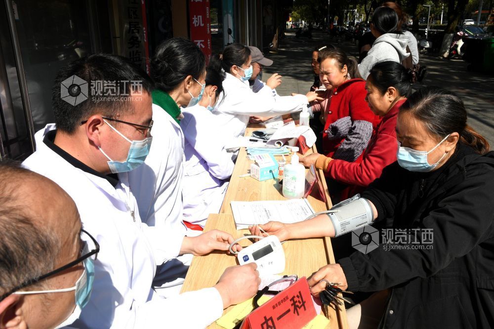 江西南丰：世界肾脏日义诊进社区（图）