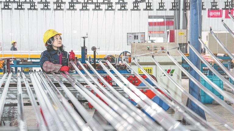 企业生产忙（图）