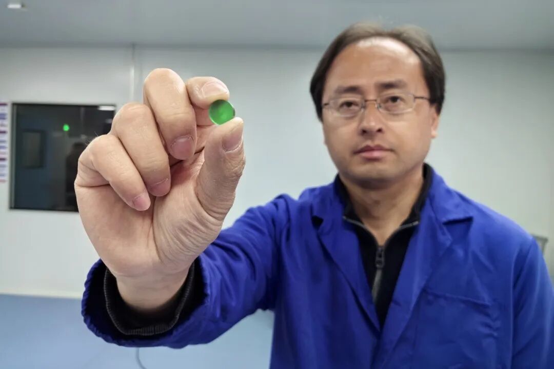 月产1.8万颗！镇海企业破解进口OK镜“卡脖子”难题