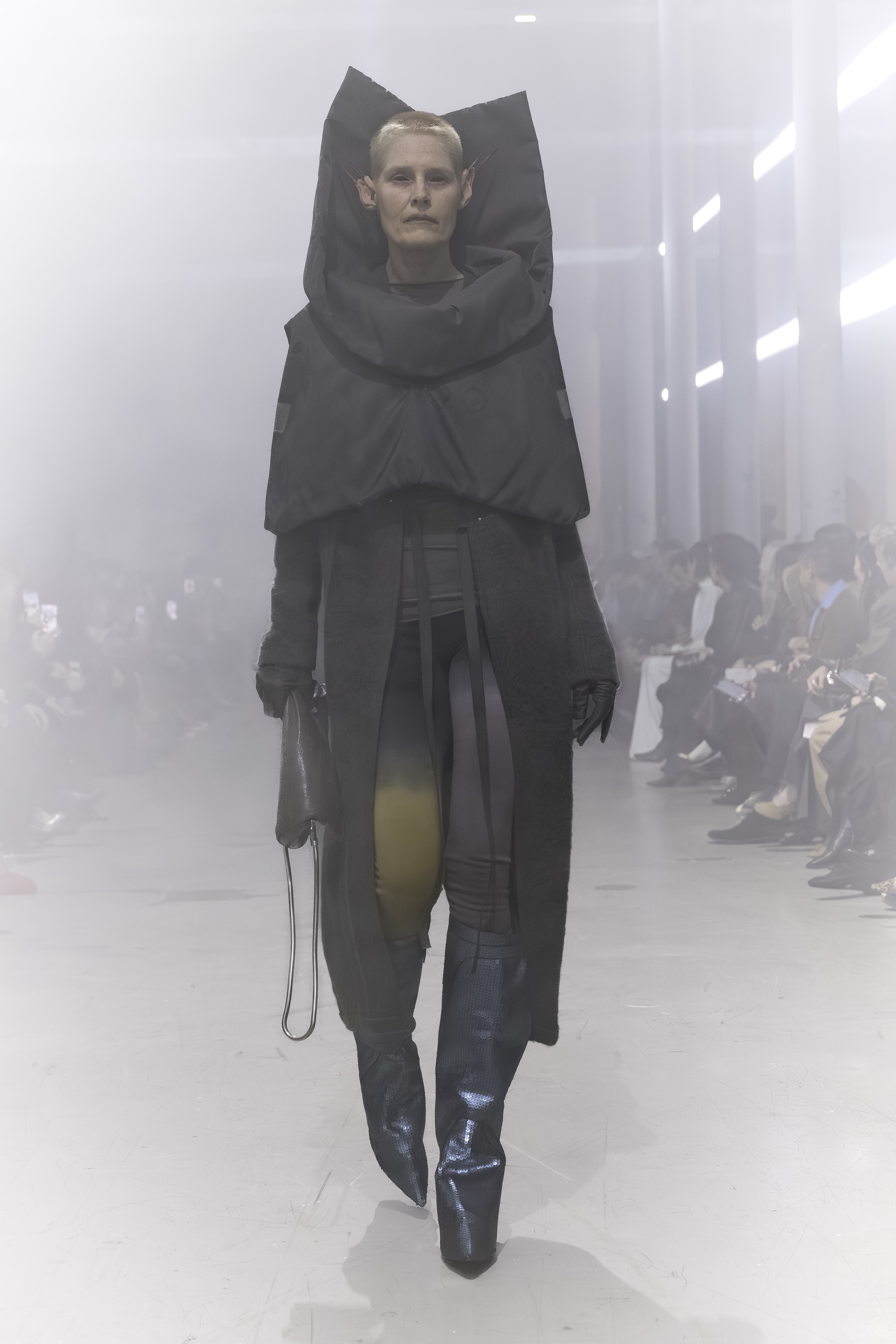RICK OWENS发布2026秋冬女装系列“TOWER”