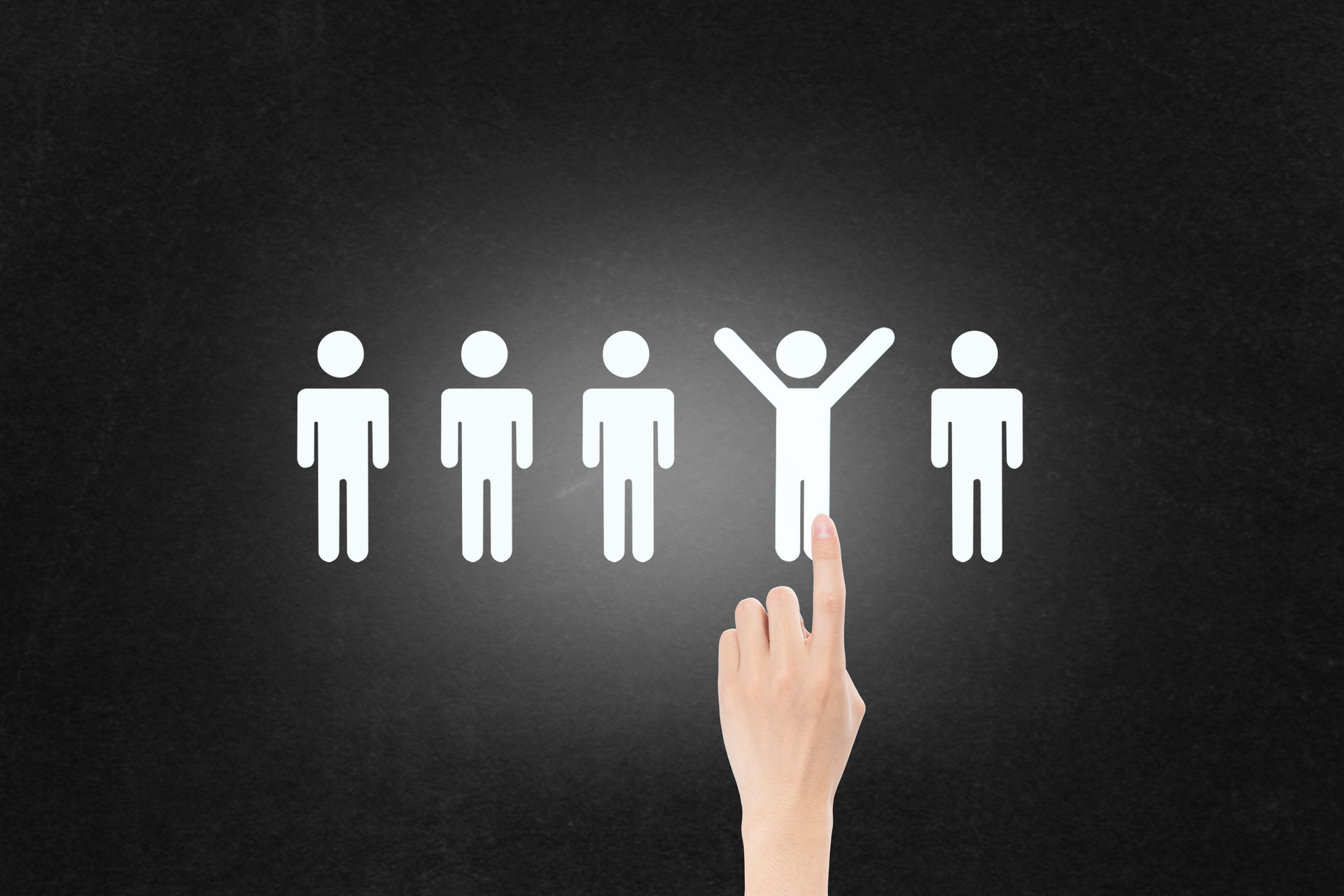 初步达成就业意向200多人 西海岸“荣军岗”上暖意浓