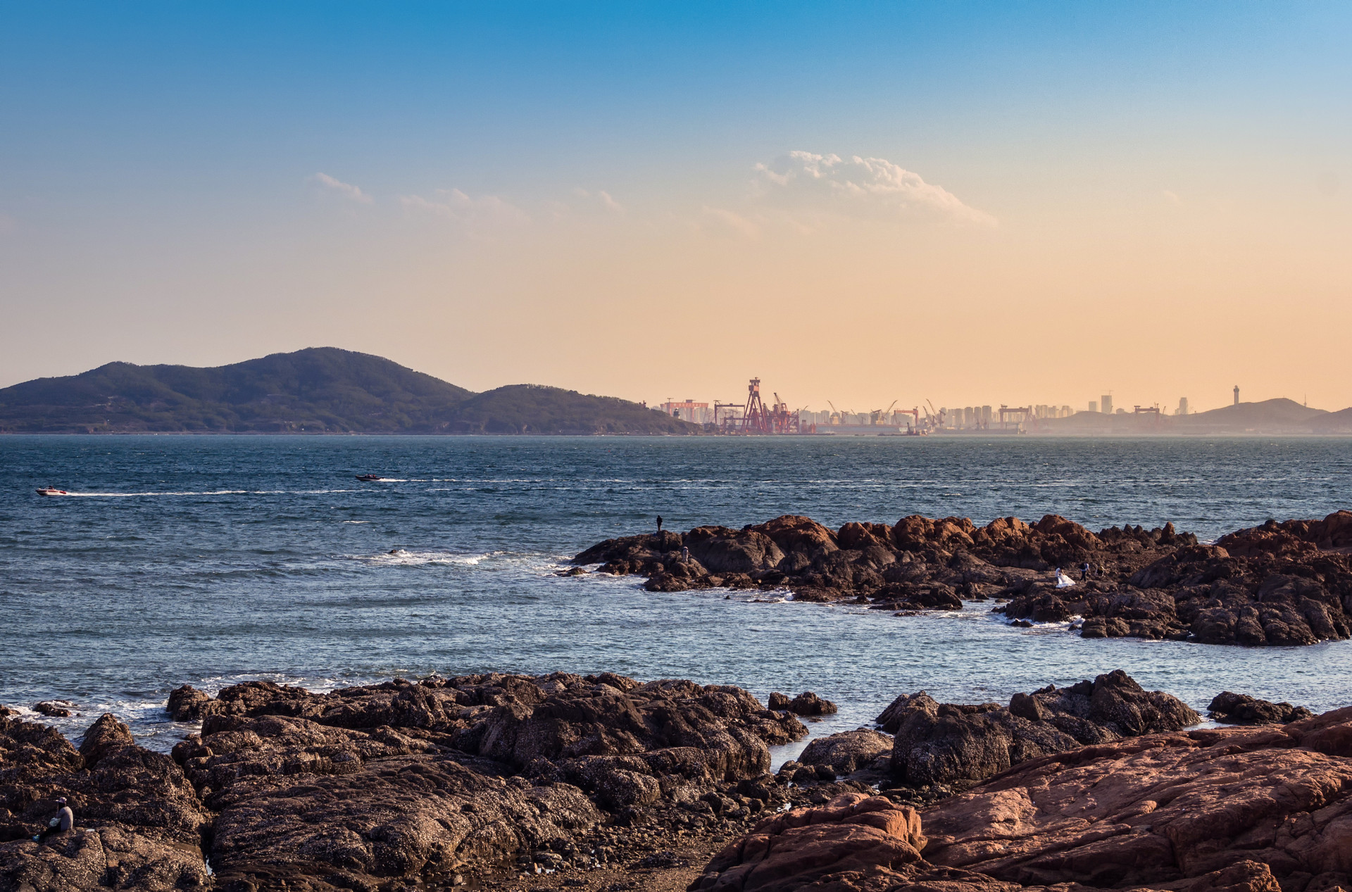 亚洲最大！青岛新添一座“海上油气工厂”