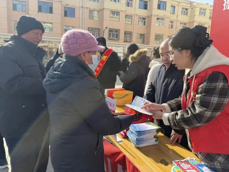 一站式便民服务来了！额仁社区雷锋市集人气满满