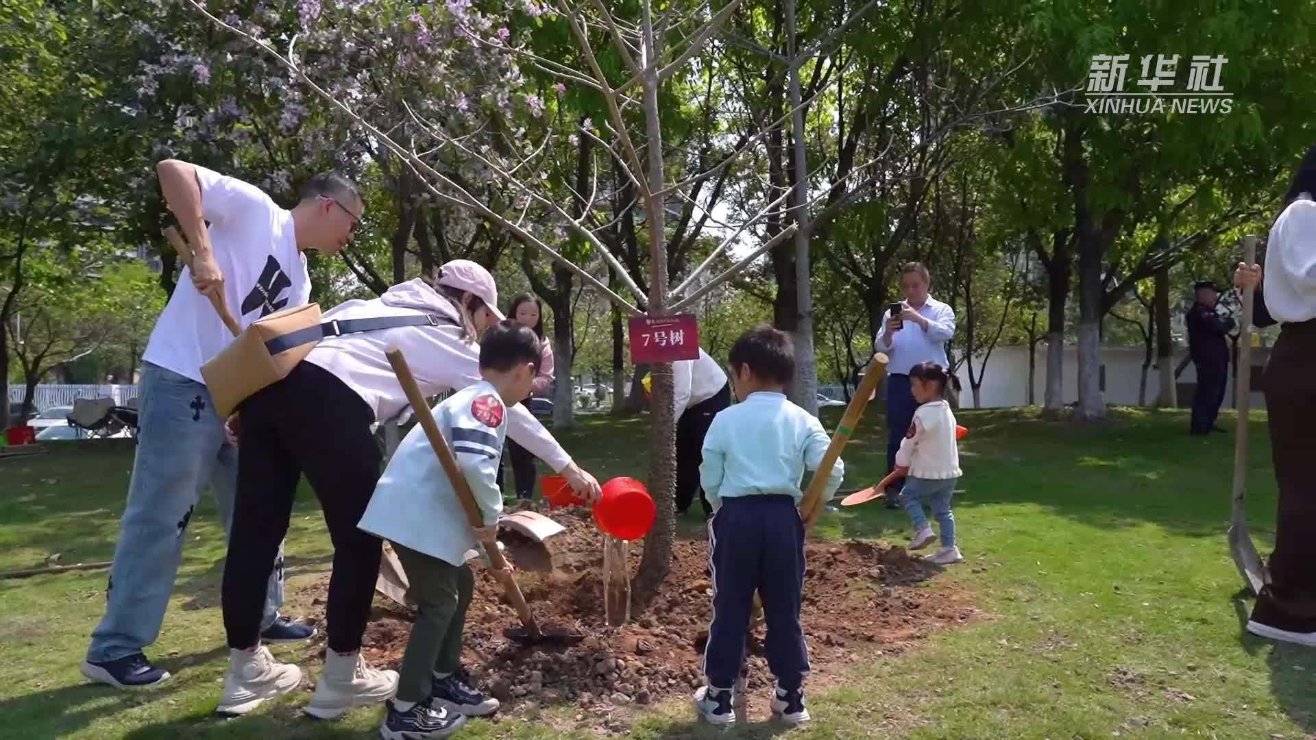 大湾区儿童共植木棉活动在广州举行