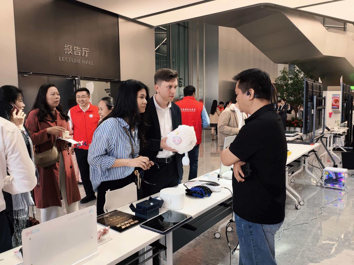 文化温度厚植创新土壤，福保街道致敬深港科创者