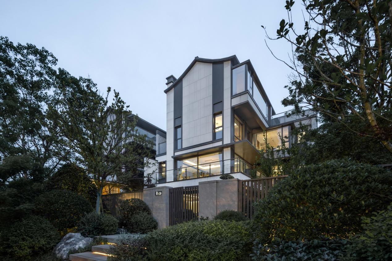 (独栋级有天有地有院子的中式合院联排产品)