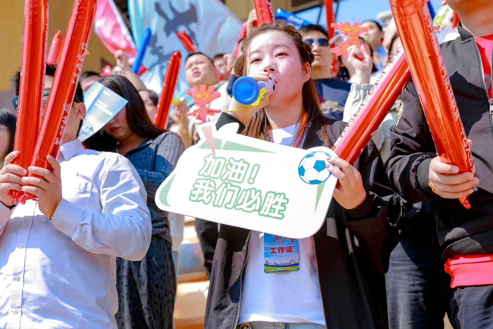 无人机“空投”开球！专属顺丰小哥的足球赛在长沙开幕